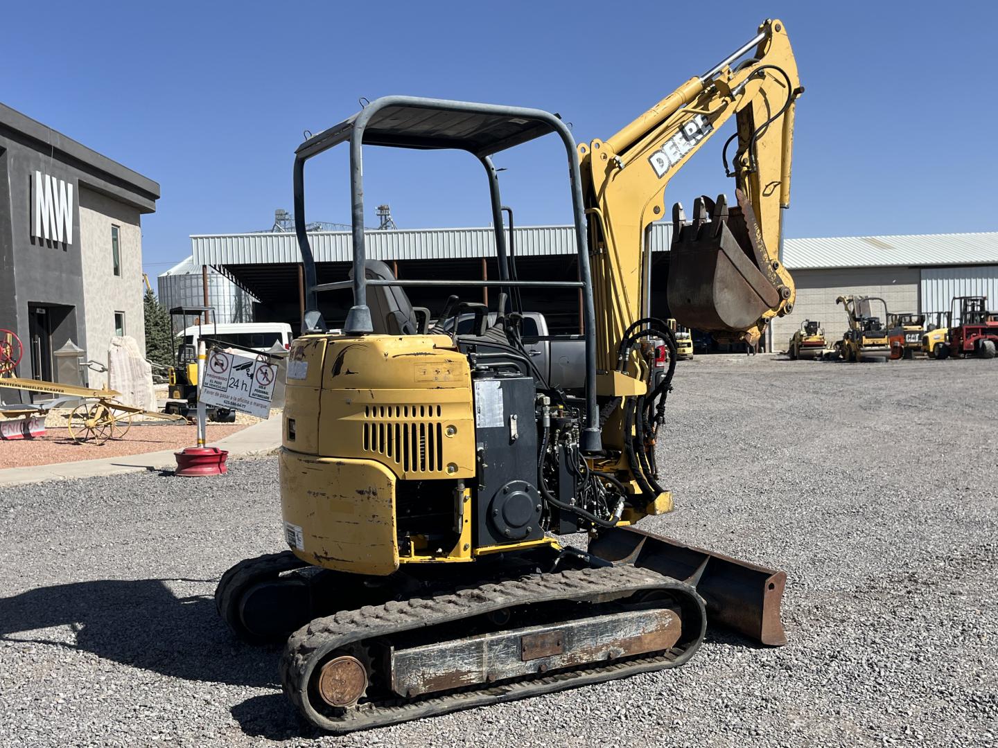 ./imagenes/INVOICE/2019/15056/JOHN DEERE 27C (3).JPG